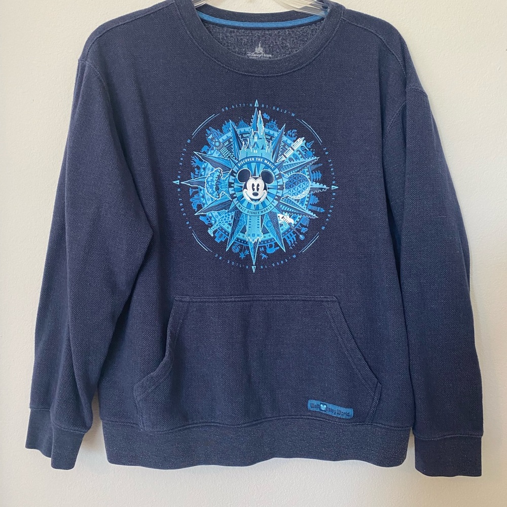 Disney sweatshirt with pockets